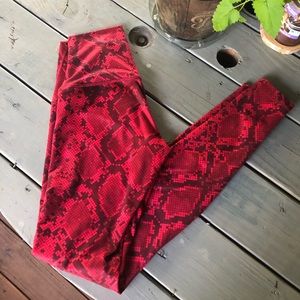 Lululemon Ziggy Snake Red Tide Cranberry Leggings